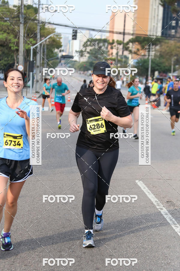 Buy your photos of the eventMeia Maratona Internacional de Curitiba 2018 on Fotop