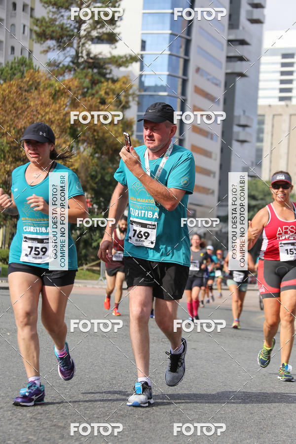 Buy your photos of the eventMeia Maratona Internacional de Curitiba 2018 on Fotop