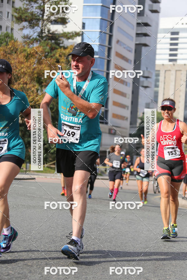 Buy your photos of the eventMeia Maratona Internacional de Curitiba 2018 on Fotop