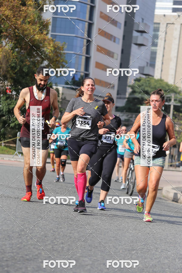 Buy your photos of the eventMeia Maratona Internacional de Curitiba 2018 on Fotop