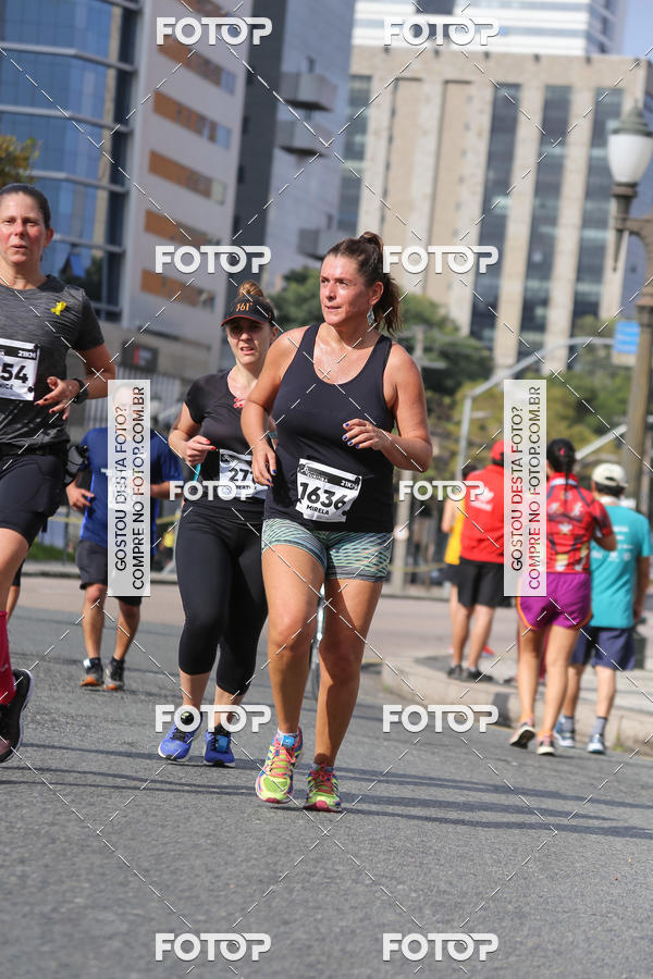 Buy your photos of the eventMeia Maratona Internacional de Curitiba 2018 on Fotop