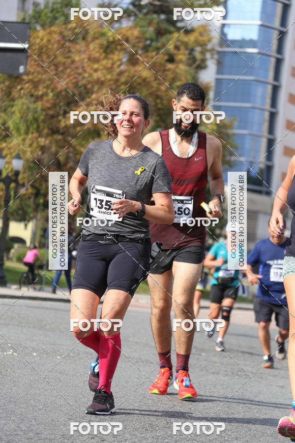 Buy your photos of the eventMeia Maratona Internacional de Curitiba 2018 on Fotop