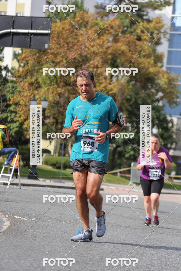 Buy your photos of the eventMeia Maratona Internacional de Curitiba 2018 on Fotop