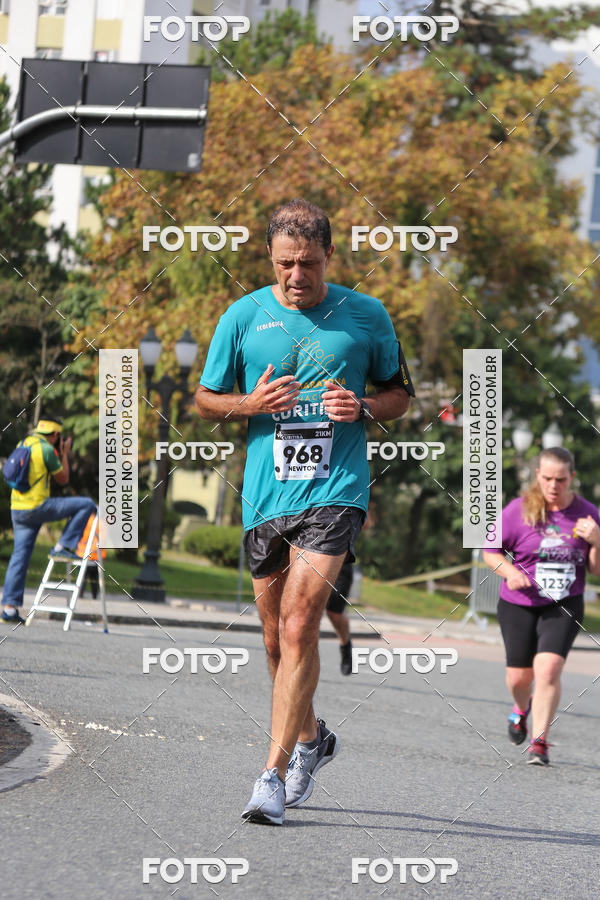 Buy your photos of the eventMeia Maratona Internacional de Curitiba 2018 on Fotop