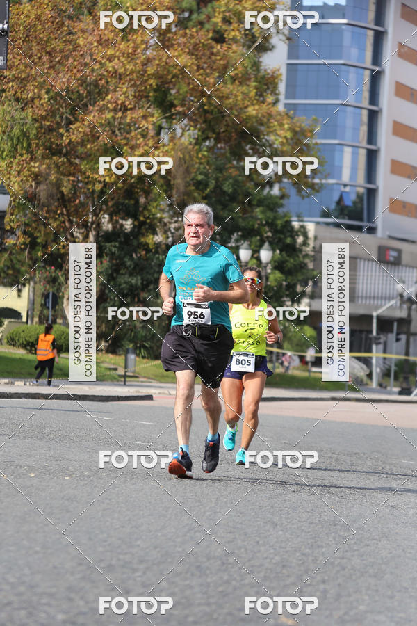 Buy your photos of the eventMeia Maratona Internacional de Curitiba 2018 on Fotop