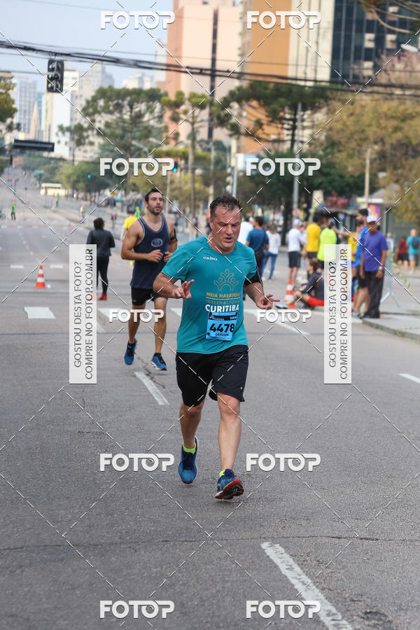 Buy your photos of the eventMeia Maratona Internacional de Curitiba 2018 on Fotop