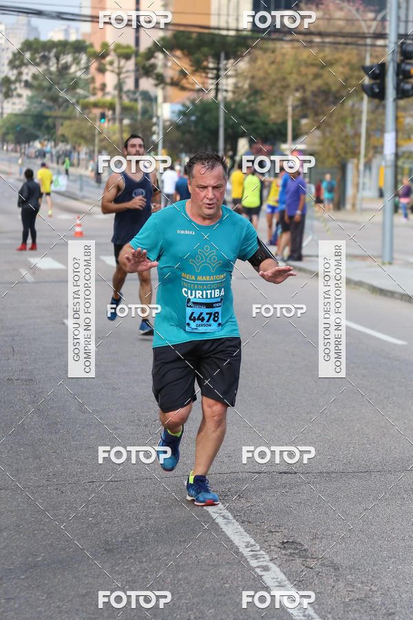 Buy your photos of the eventMeia Maratona Internacional de Curitiba 2018 on Fotop