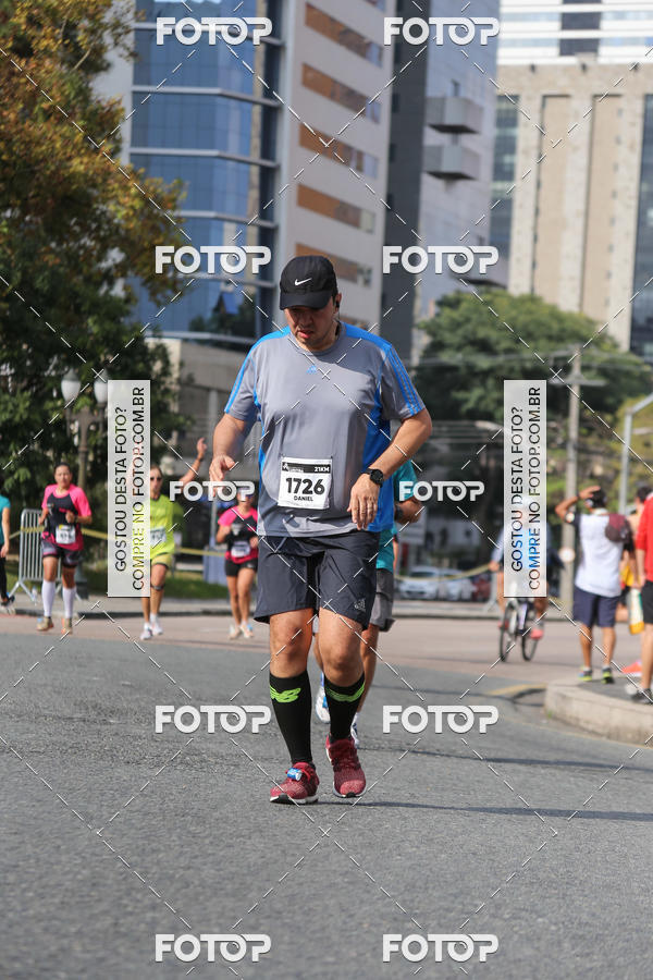 Buy your photos of the eventMeia Maratona Internacional de Curitiba 2018 on Fotop