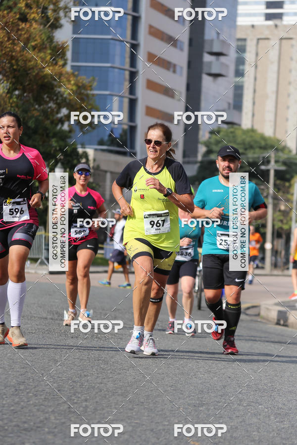 Buy your photos of the eventMeia Maratona Internacional de Curitiba 2018 on Fotop