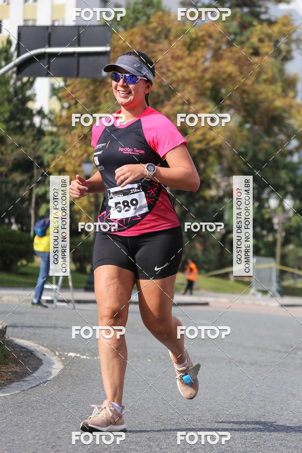 Buy your photos of the eventMeia Maratona Internacional de Curitiba 2018 on Fotop
