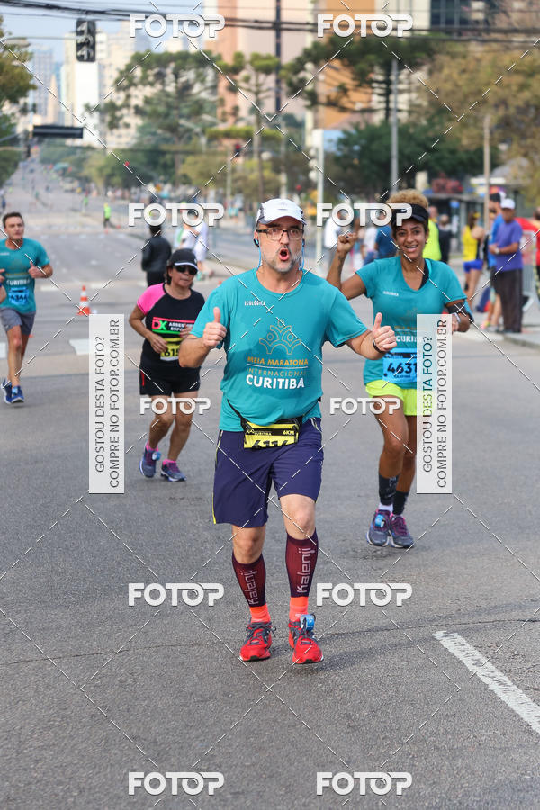 Buy your photos of the eventMeia Maratona Internacional de Curitiba 2018 on Fotop