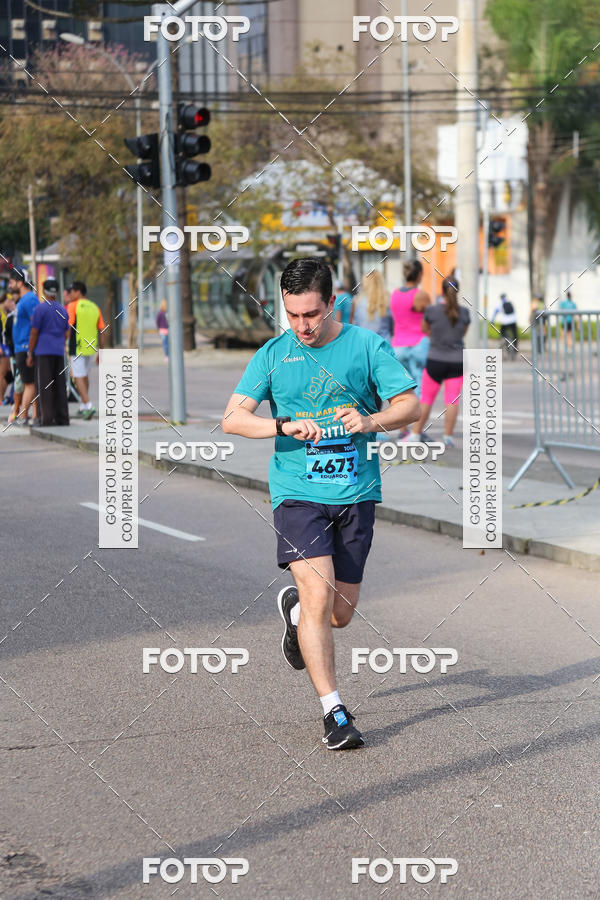Buy your photos of the eventMeia Maratona Internacional de Curitiba 2018 on Fotop