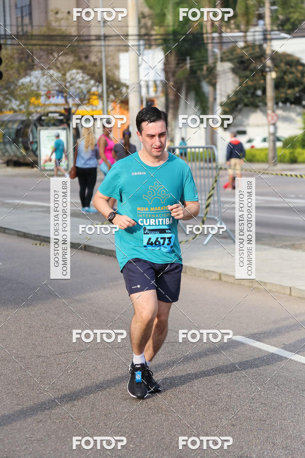 Buy your photos of the eventMeia Maratona Internacional de Curitiba 2018 on Fotop