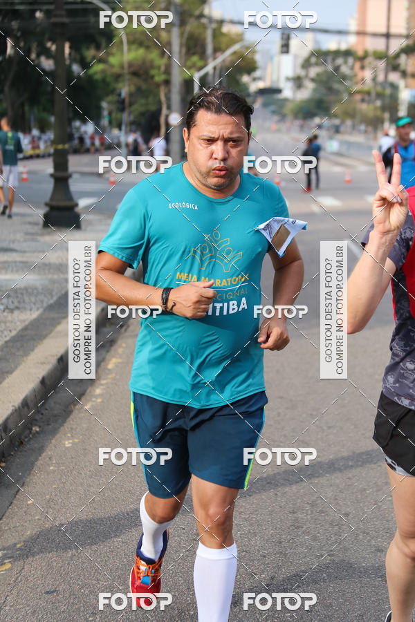 Buy your photos of the eventMeia Maratona Internacional de Curitiba 2018 on Fotop