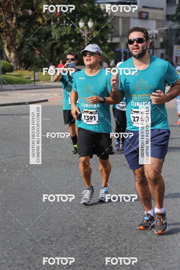 Buy your photos of the eventMeia Maratona Internacional de Curitiba 2018 on Fotop