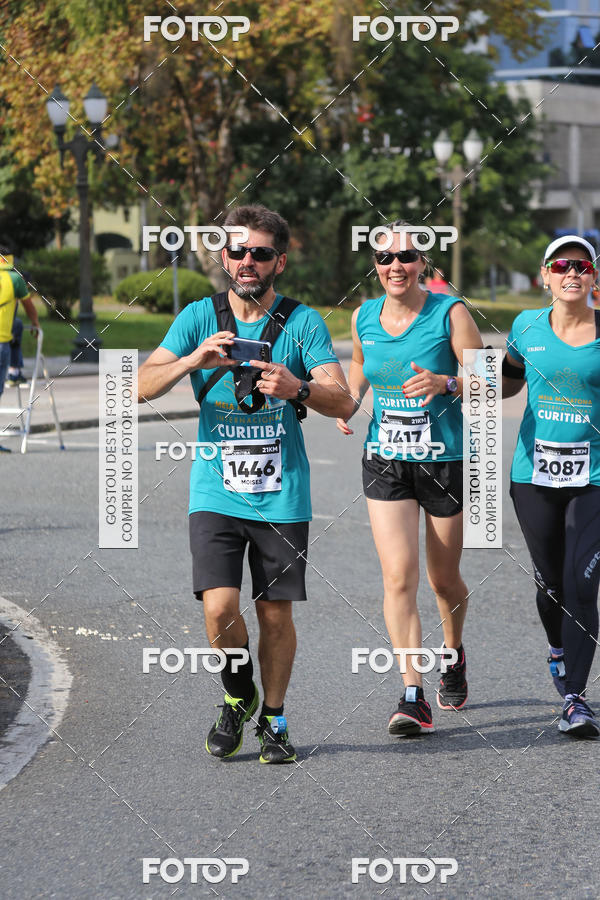 Buy your photos of the eventMeia Maratona Internacional de Curitiba 2018 on Fotop