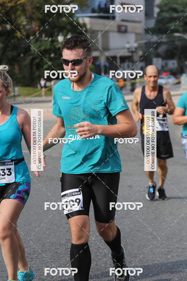 Buy your photos of the eventMeia Maratona Internacional de Curitiba 2018 on Fotop