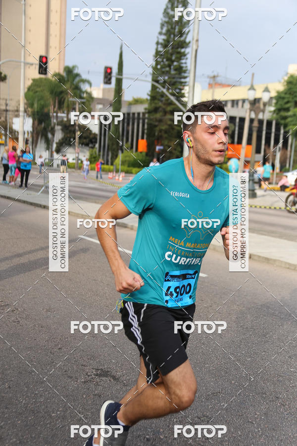 Buy your photos of the eventMeia Maratona Internacional de Curitiba 2018 on Fotop