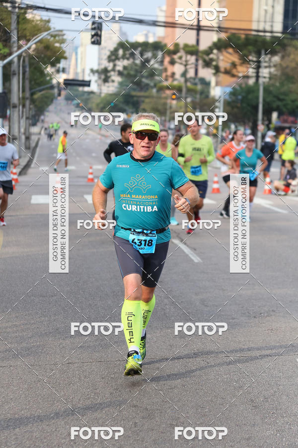 Buy your photos of the eventMeia Maratona Internacional de Curitiba 2018 on Fotop