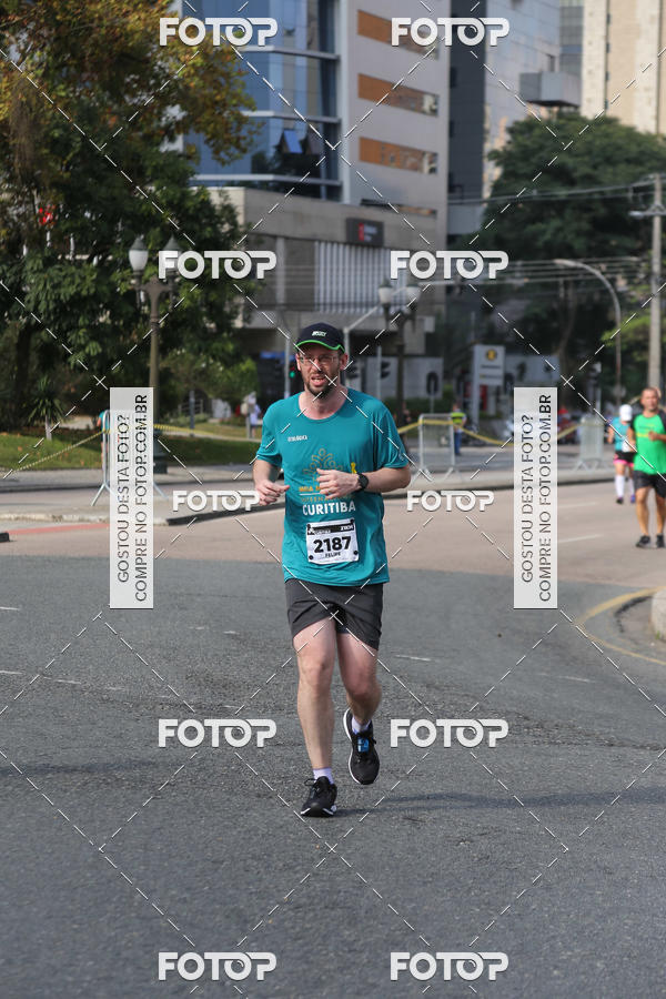 Buy your photos of the eventMeia Maratona Internacional de Curitiba 2018 on Fotop