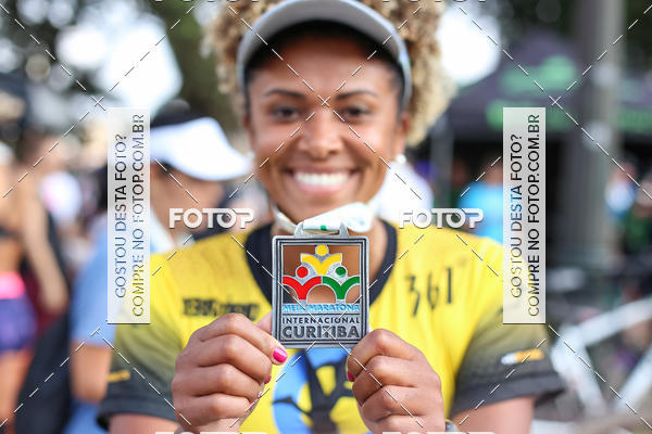 Buy your photos of the eventMeia Maratona Internacional de Curitiba 2018 on Fotop
