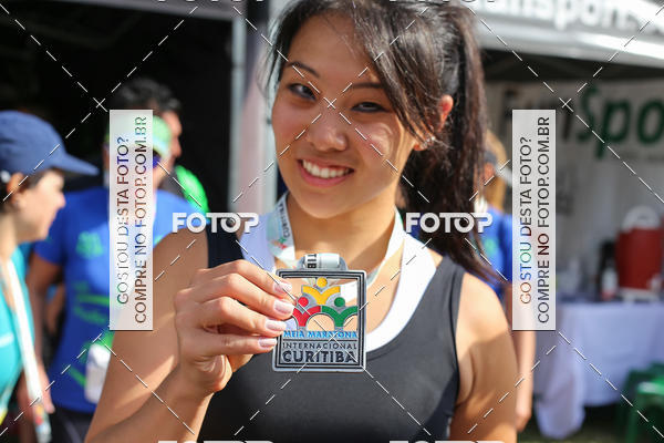 Buy your photos of the eventMeia Maratona Internacional de Curitiba 2018 on Fotop