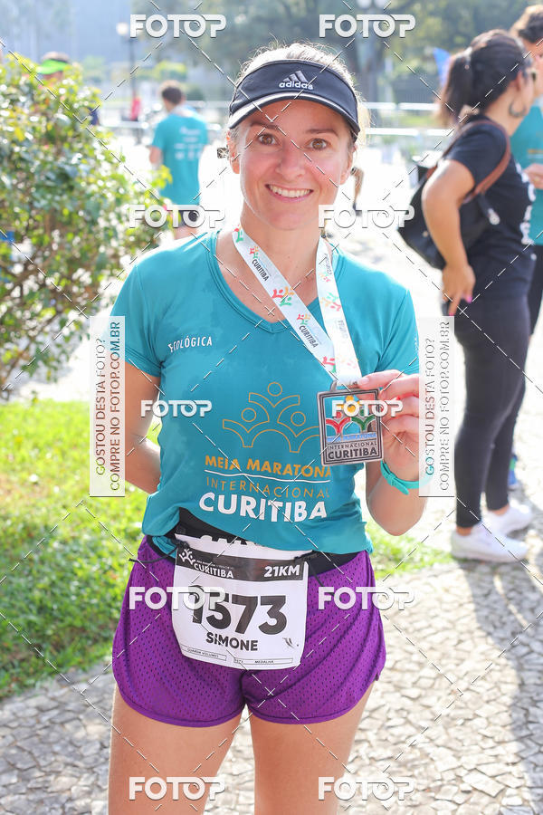 Buy your photos of the eventMeia Maratona Internacional de Curitiba 2018 on Fotop