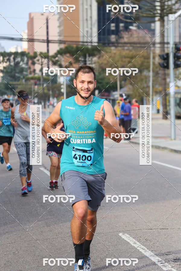 Buy your photos of the eventMeia Maratona Internacional de Curitiba 2018 on Fotop