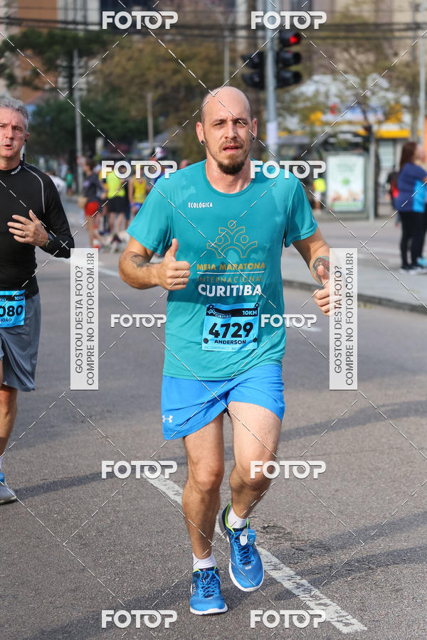 Buy your photos of the eventMeia Maratona Internacional de Curitiba 2018 on Fotop
