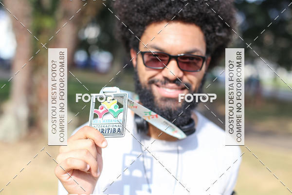 Buy your photos of the eventMeia Maratona Internacional de Curitiba 2018 on Fotop