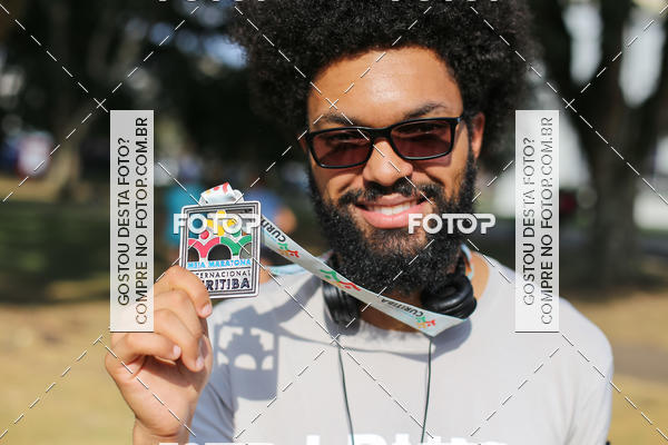 Buy your photos of the eventMeia Maratona Internacional de Curitiba 2018 on Fotop