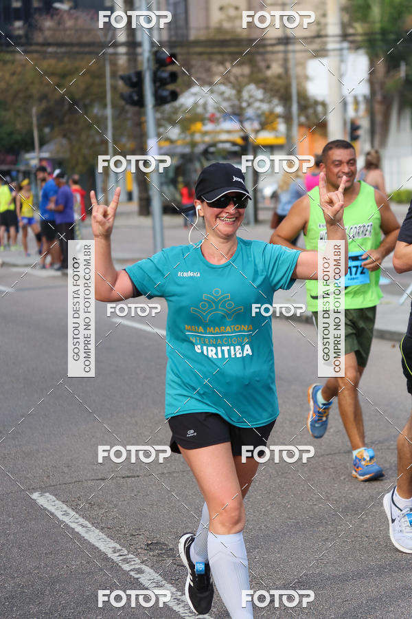 Buy your photos of the eventMeia Maratona Internacional de Curitiba 2018 on Fotop