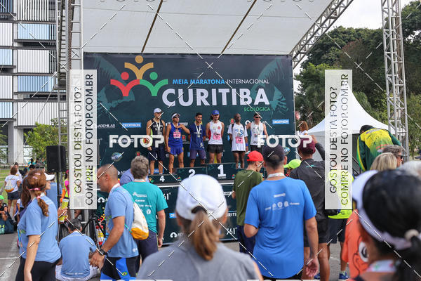 Buy your photos of the eventMeia Maratona Internacional de Curitiba 2018 on Fotop