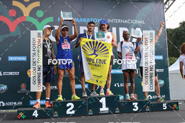 Buy your photos of the eventMeia Maratona Internacional de Curitiba 2018 on Fotop