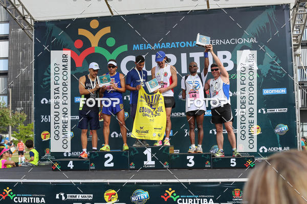 Buy your photos of the eventMeia Maratona Internacional de Curitiba 2018 on Fotop