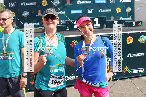 Buy your photos of the eventMeia Maratona Internacional de Curitiba 2018 on Fotop