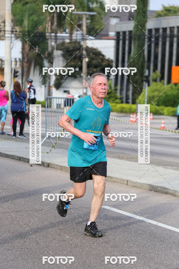 Buy your photos of the eventMeia Maratona Internacional de Curitiba 2018 on Fotop