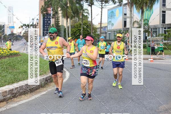 Buy your photos of the eventMeia Maratona Internacional de Curitiba 2018 on Fotop