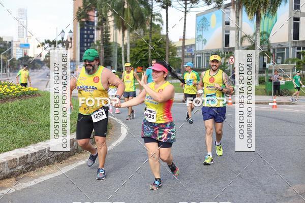 Buy your photos of the eventMeia Maratona Internacional de Curitiba 2018 on Fotop