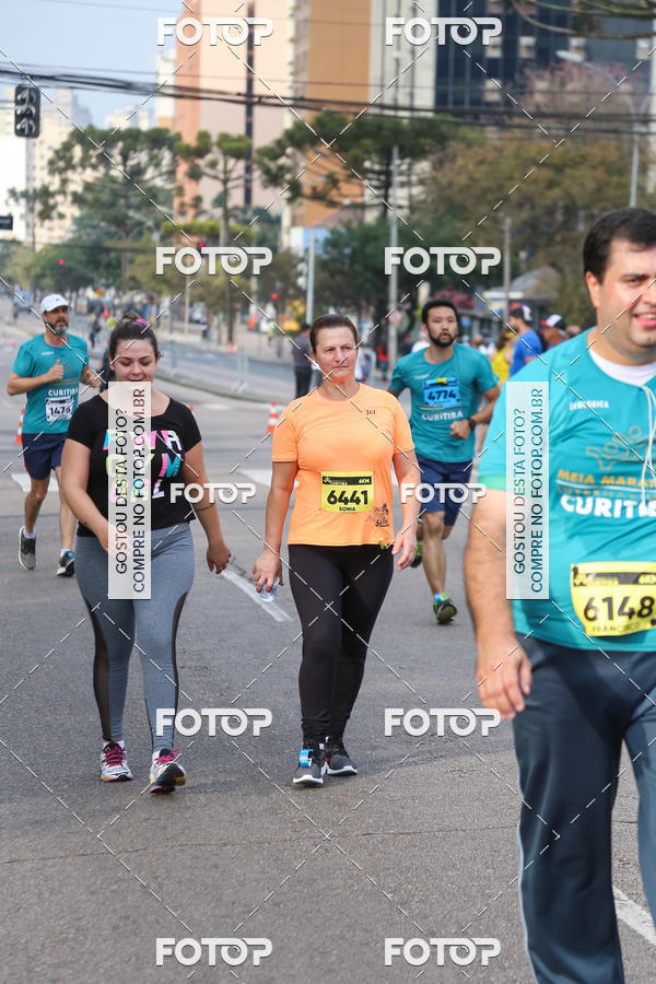 Buy your photos of the eventMeia Maratona Internacional de Curitiba 2018 on Fotop