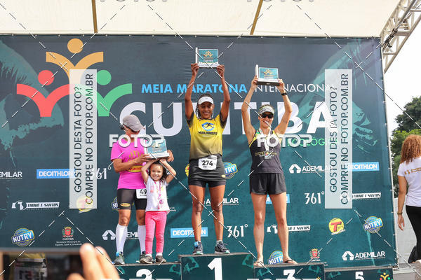 Buy your photos of the eventMeia Maratona Internacional de Curitiba 2018 on Fotop