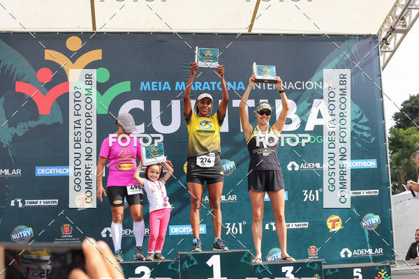 Buy your photos of the eventMeia Maratona Internacional de Curitiba 2018 on Fotop