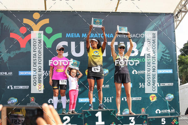Buy your photos of the eventMeia Maratona Internacional de Curitiba 2018 on Fotop