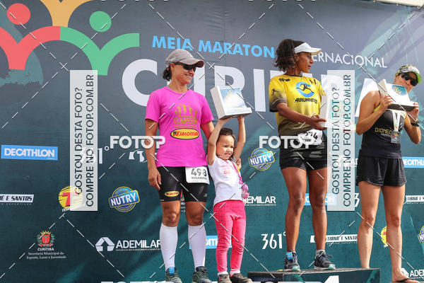 Buy your photos of the eventMeia Maratona Internacional de Curitiba 2018 on Fotop