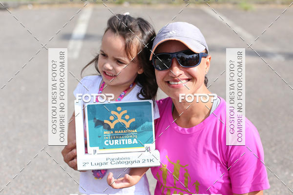 Buy your photos of the eventMeia Maratona Internacional de Curitiba 2018 on Fotop