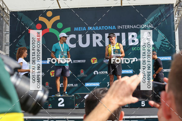 Buy your photos of the eventMeia Maratona Internacional de Curitiba 2018 on Fotop