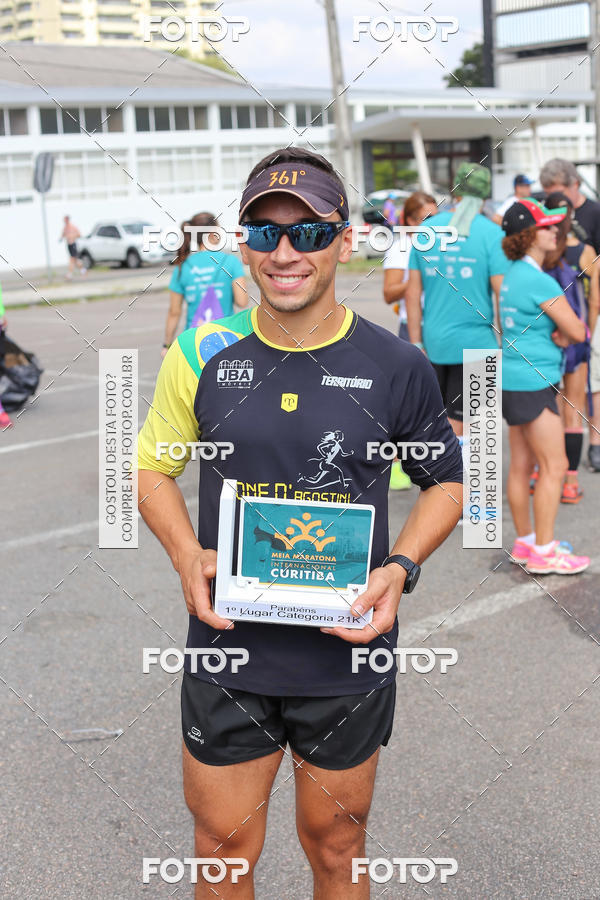 Buy your photos of the eventMeia Maratona Internacional de Curitiba 2018 on Fotop