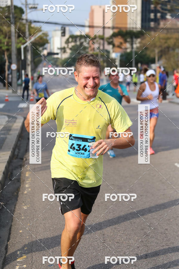 Buy your photos of the eventMeia Maratona Internacional de Curitiba 2018 on Fotop