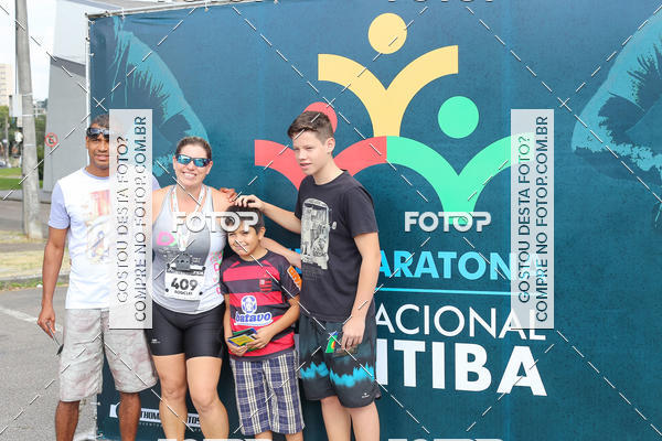 Buy your photos of the eventMeia Maratona Internacional de Curitiba 2018 on Fotop