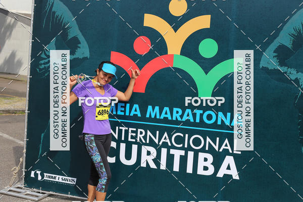 Buy your photos of the eventMeia Maratona Internacional de Curitiba 2018 on Fotop